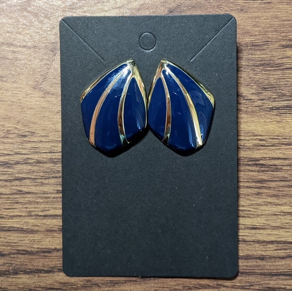 5/$20 large vintage studs - Picture 2 of 3